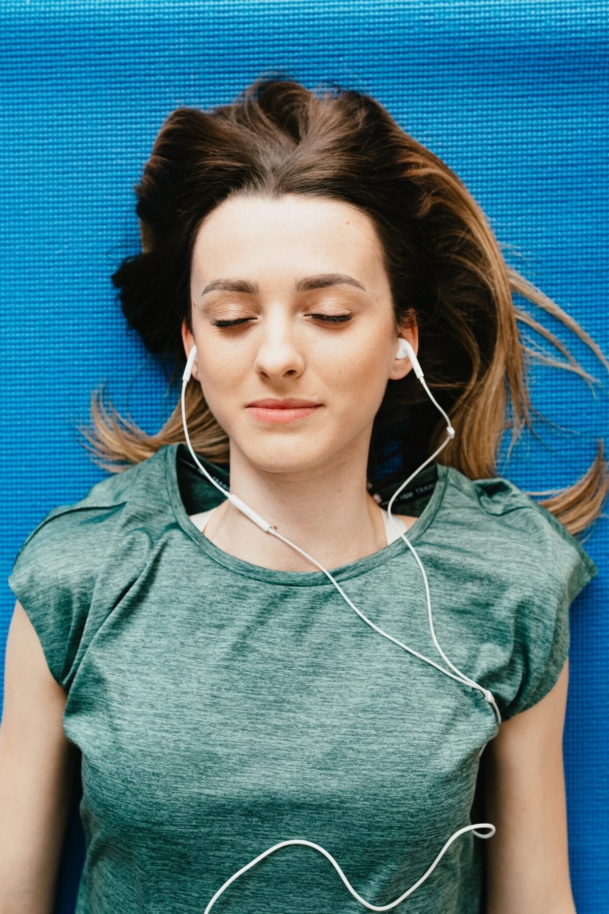 woman listening to hypnosis